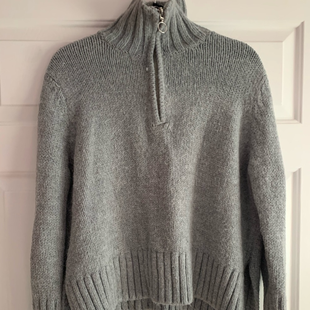 High neck Zara sweater with zipper